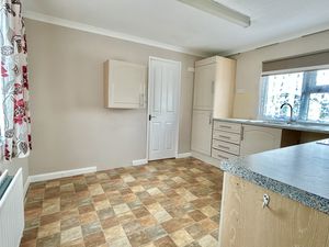 Kitchen/Diner- click for photo gallery